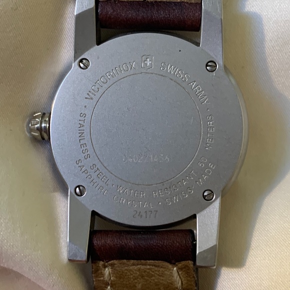 Victorinox Swiss Army Watch 24177 'Cavalier' Small - Picture 7 of 7